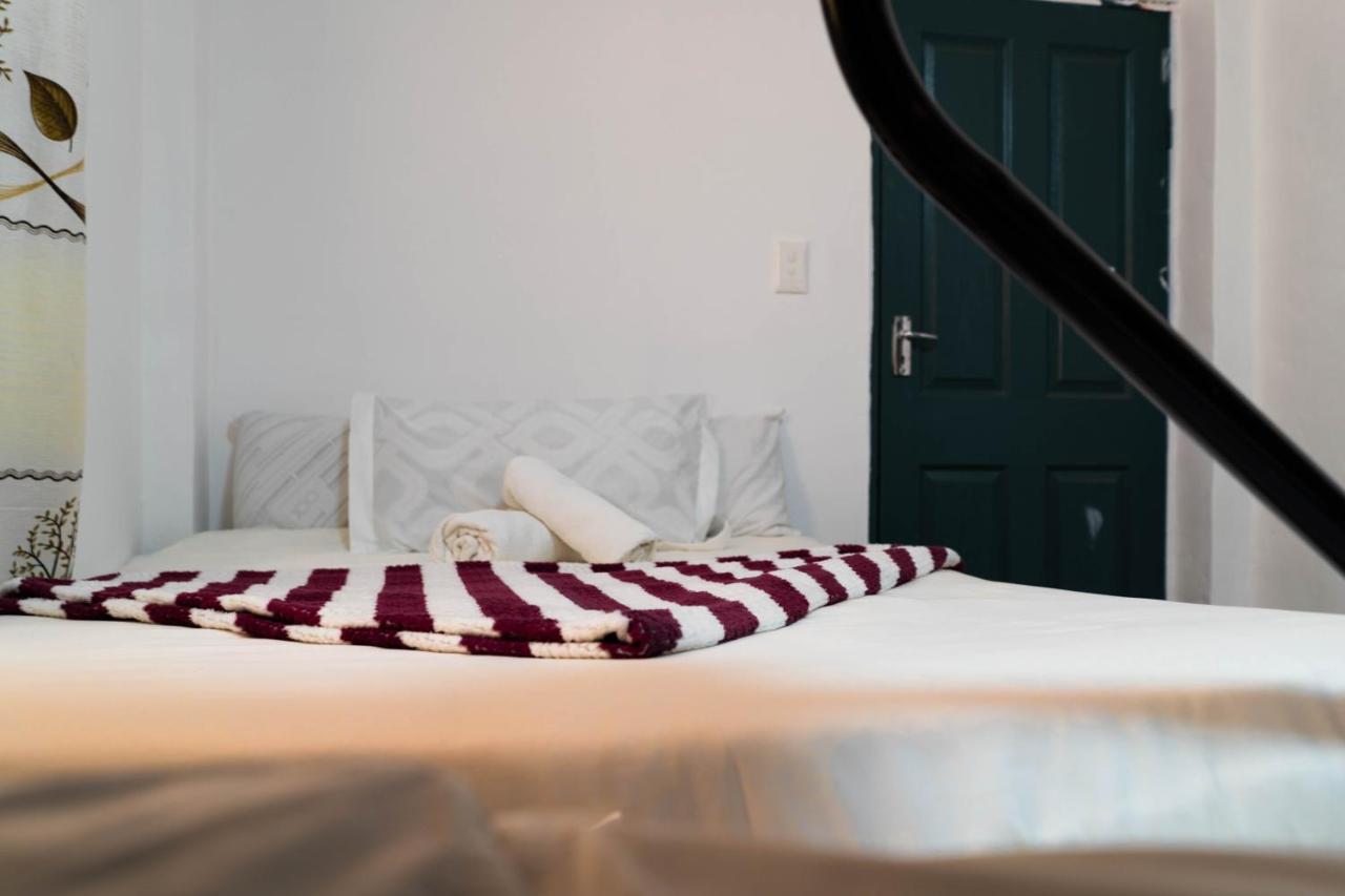 Albrine Lodge Белвилл Экстерьер фото